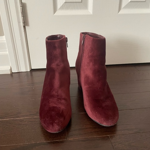 maroon ankle boot - Picture 2 of 3